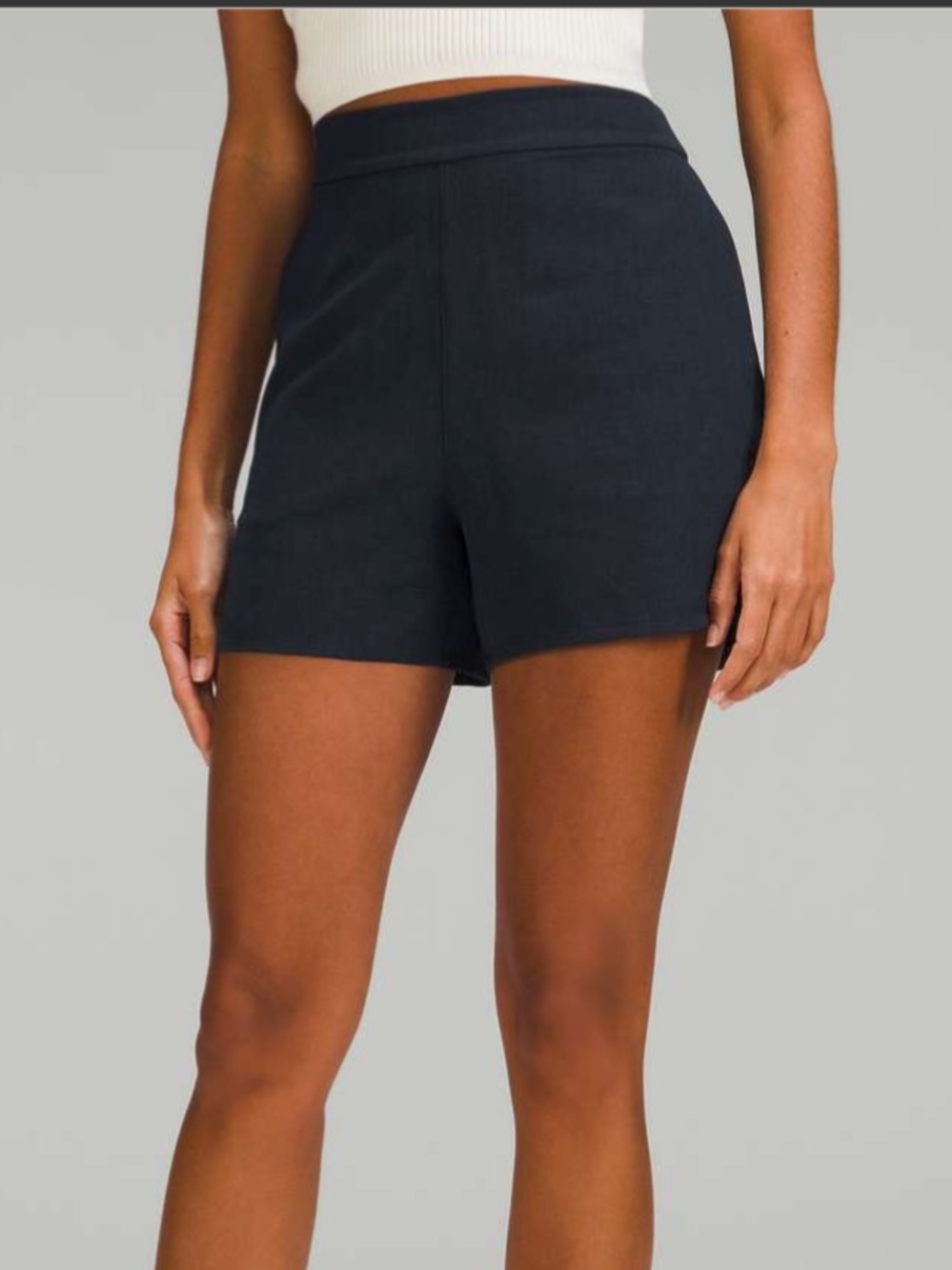 Lululemon Flat-Front Relaxed Short 4"
True Navy size 8 - Picture 2 of 8